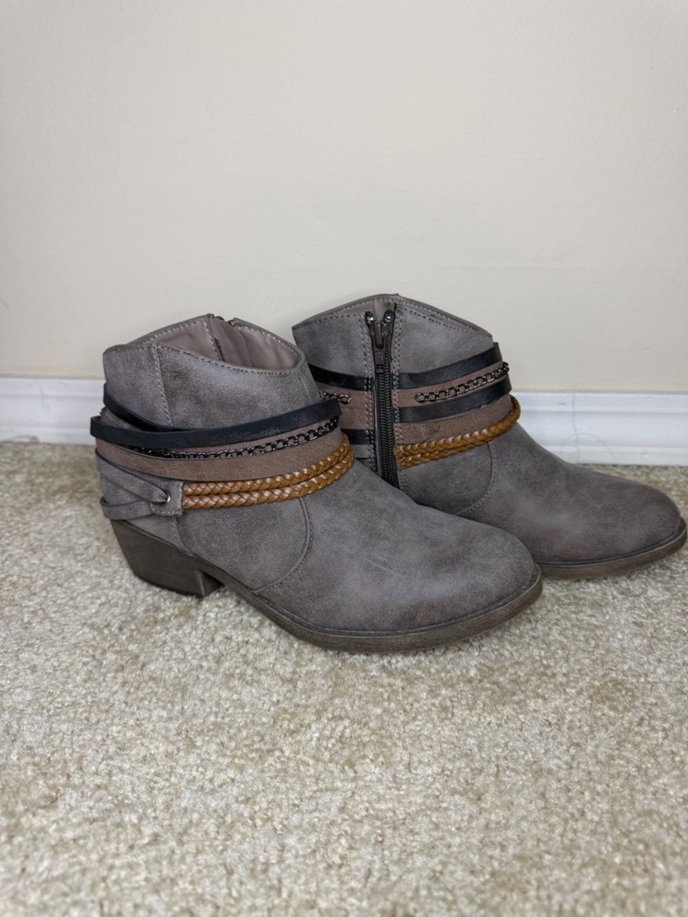 Women's Gray Braided Strap Ankle Boots